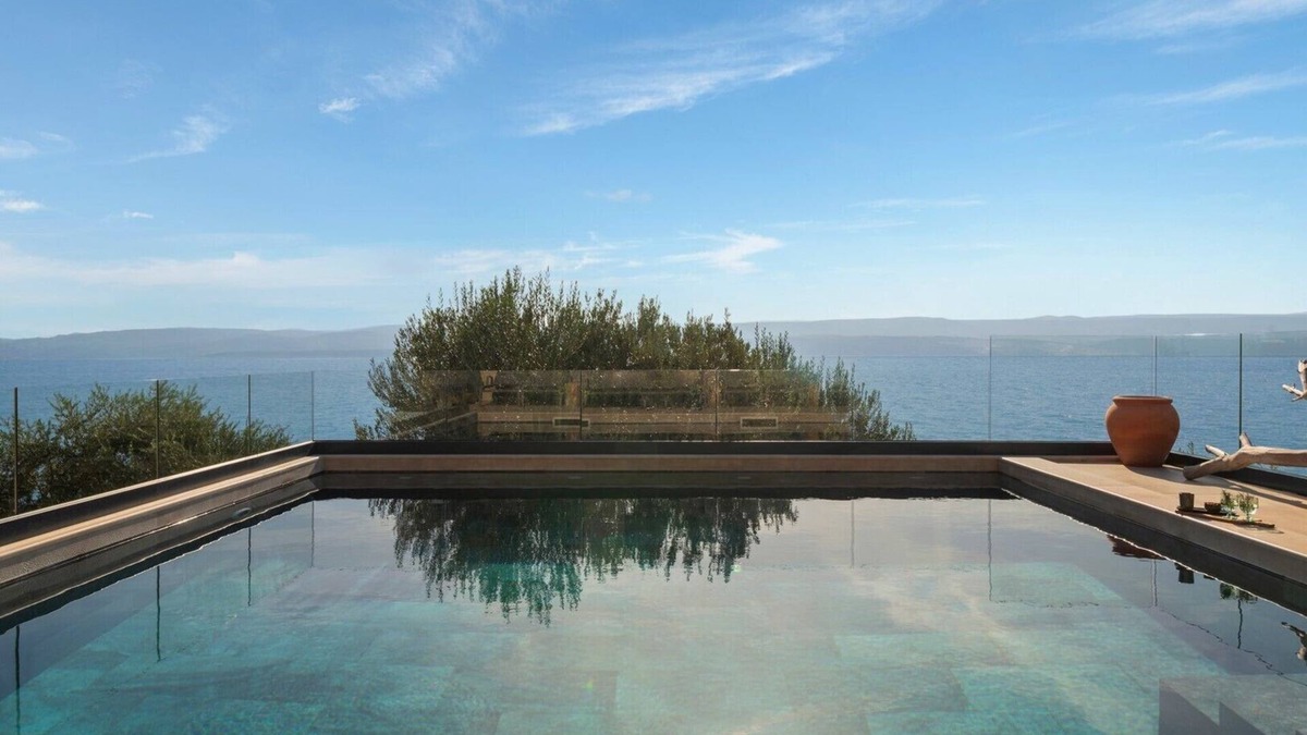 Medici Villa | Luxury Villa SALT/STONE heated pool, family, seaview, sauna