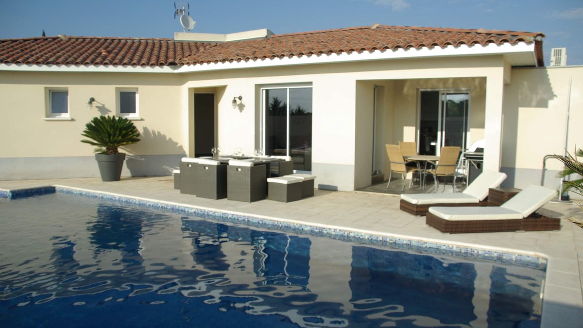 Pomerols Villa | LUXURY VILLA, SECURE HEATED POOL. VILLA FURNISHED classified 4 stars NN