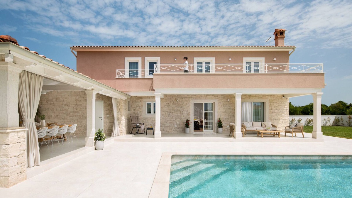 Debeljuhi Villa | Luxury Villa Simona Residence for 8 people in Central Istria with 32 m2 salt-water pool