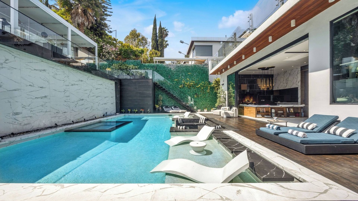 Pico - Robertson Villa | Luxury Villa