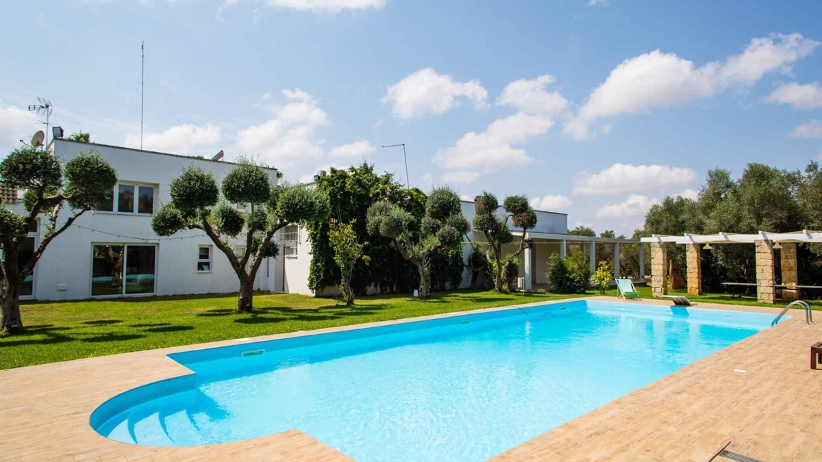 Melendugno Villa | Luxury villa with swimming pool immersed in the countryside of Torre dell'Orso