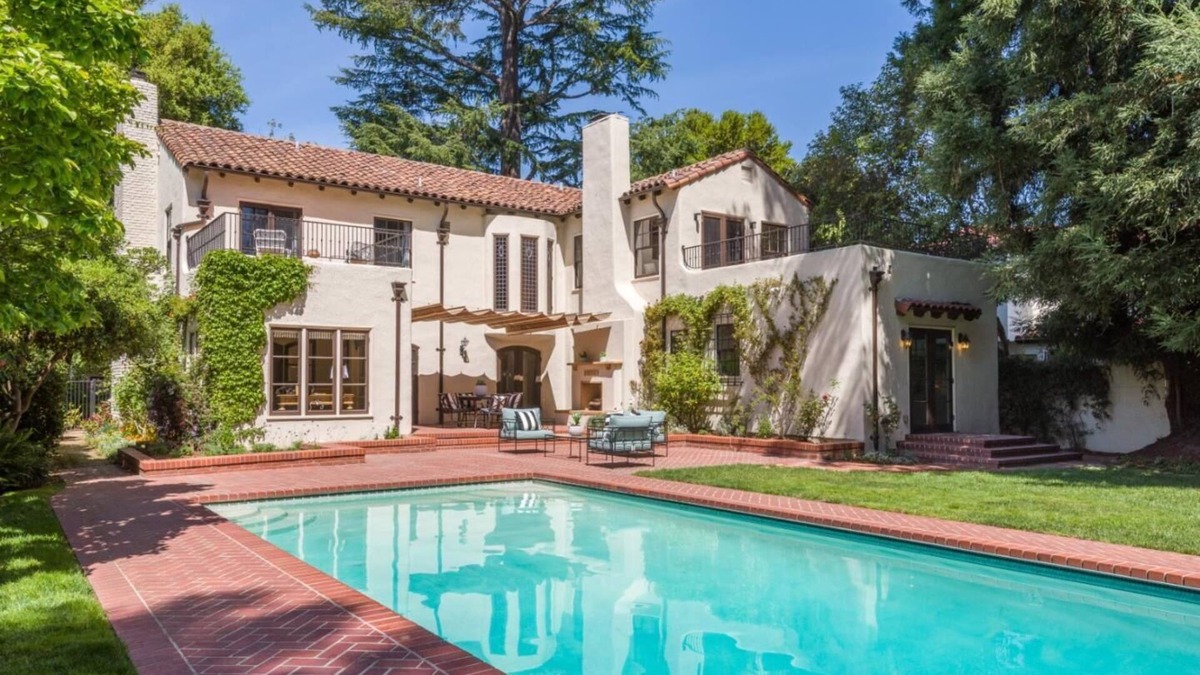 Crescent Park House | Luxury Villa w/Pool Palo Alto Silicon Valley, Downtown, King Bed