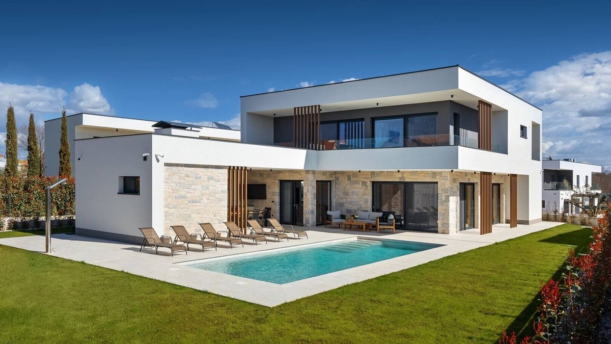 Gulici Villa | Luxury villa with 4 bedrooms, a pool, and a prime location just a few minutes from the center of Poreč.