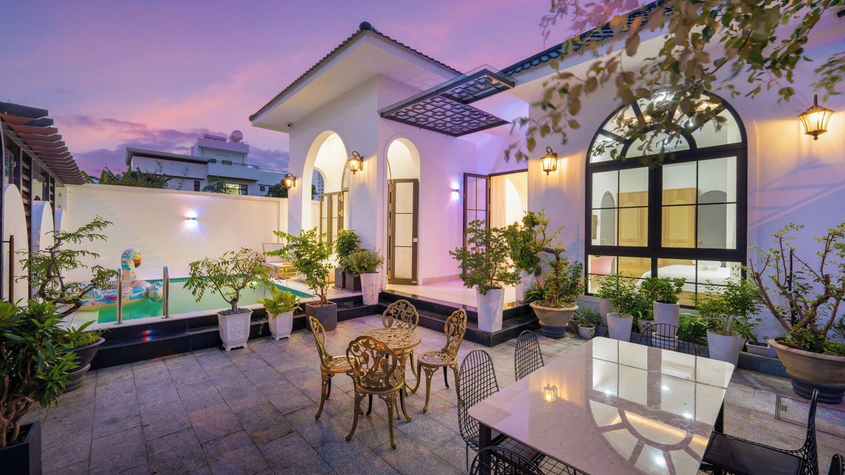 Son Tra Villa | Luxury Villa with amazing swimming pool and large garden 5’ to Han river & beach
