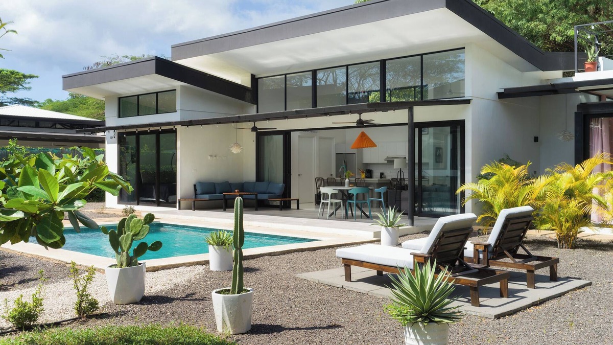 Tamarindo Villa | Luxury Villa with High-Speed Wi-Fi, Salt Water Pool, Fire Pit & Roof Terrace!