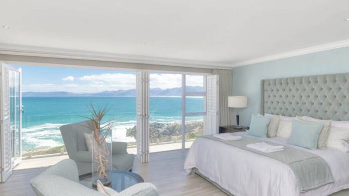 De Kelders Villa | Luxury villa with ocean views in De Kelders