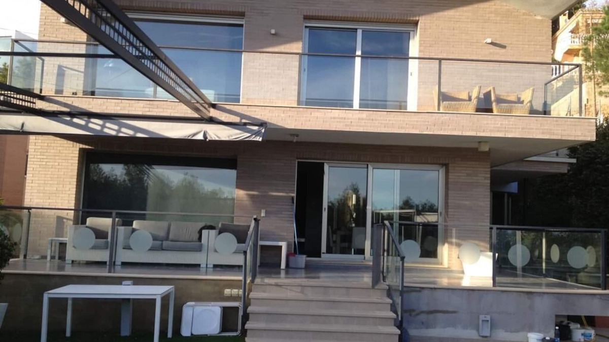 Las Palmas Ski Chalet | Luxury villa with pool, wifi and 2 hot tubs (exterior and interior). Benicassim