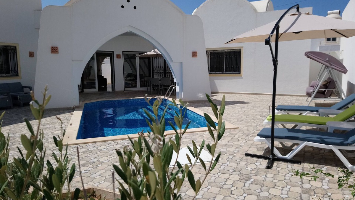 Fatou Villa | Luxury villa with pool and 3 bedrooms, furnished and equipped - Djerba Houmet Souk