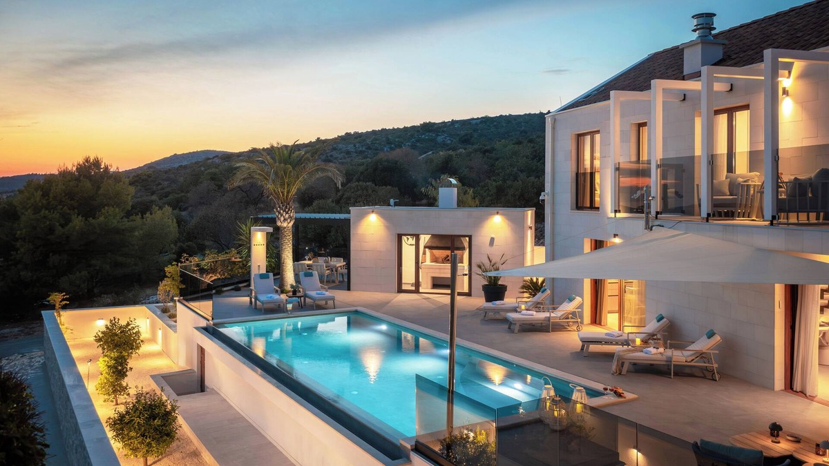 Podglavica Villa | Luxury villa with sea views, Infinity pool & Halotherapy salt Sauna - New!