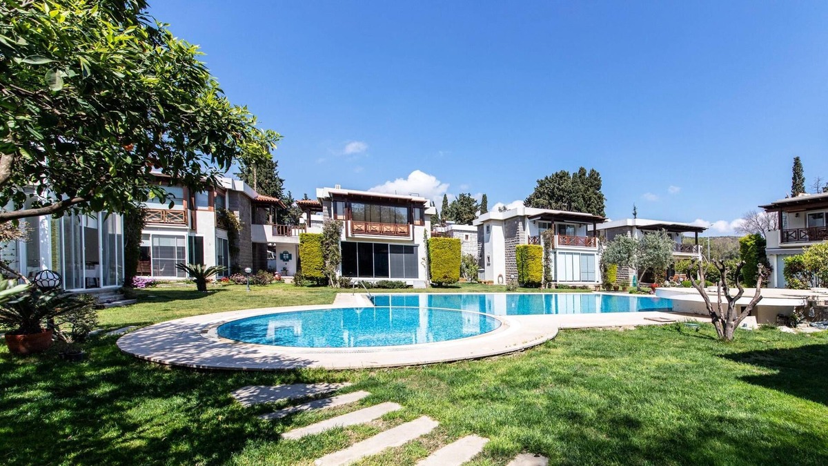 Yalı Apartment | Luxury Villa With Shared Pool in Bodrum Ortakent