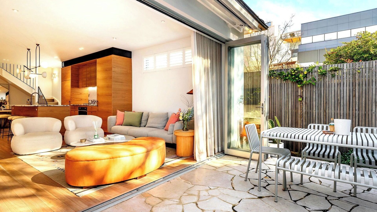 Clovelly House | Luxury Villas Clovelly Beachside Gem