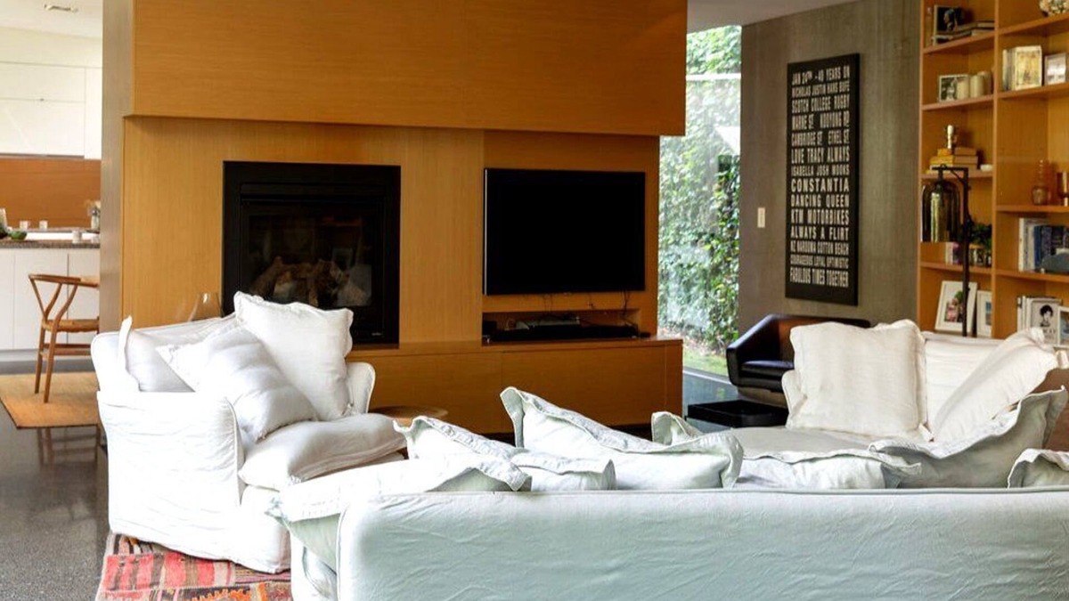 Malvern House | Luxury Villas Ethel St (With Car Parking)
