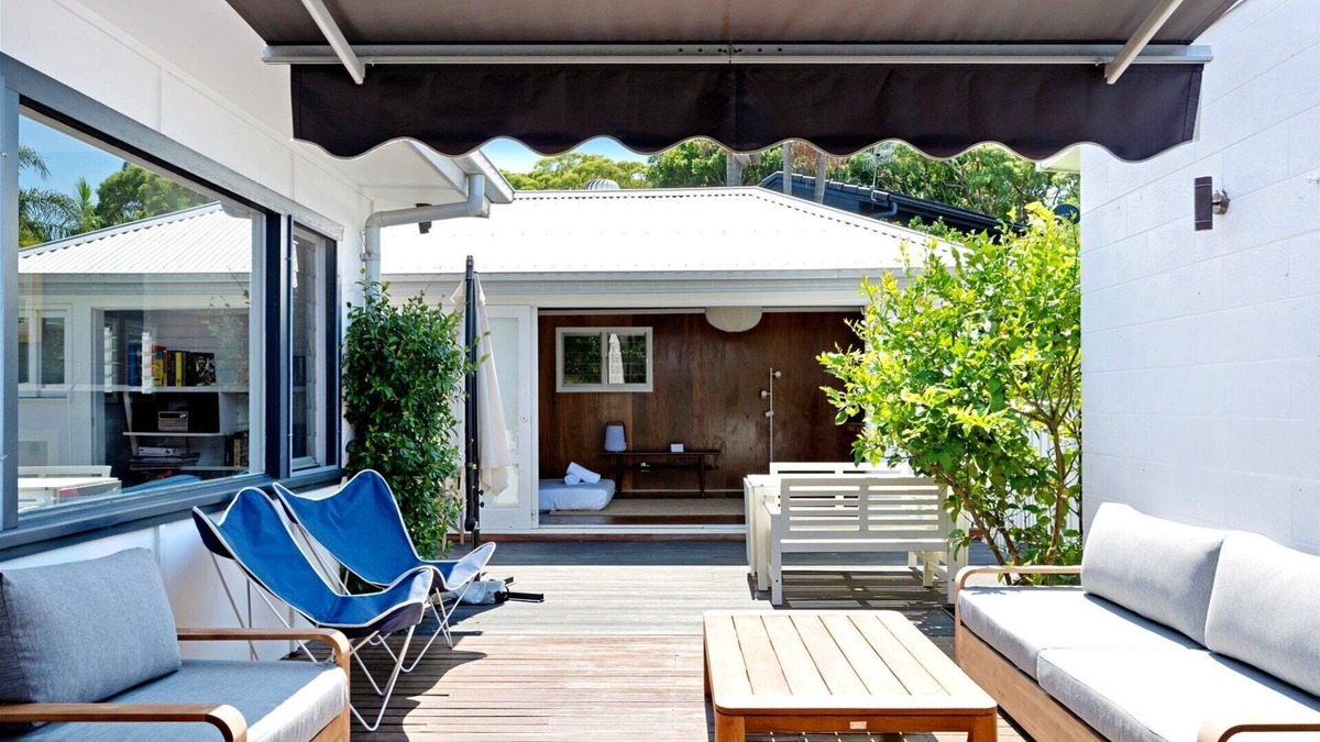 Macmasters Beach House | Luxury Villas The Beach House at Bouddi (Walk to the beach)