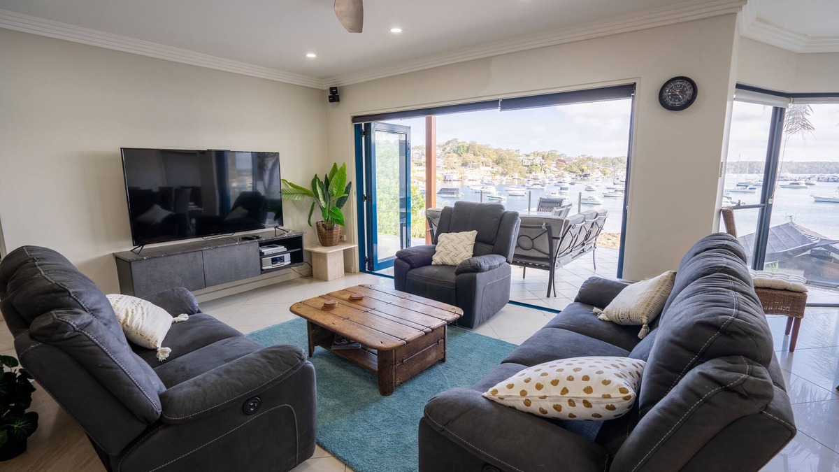 Burraneer Apartment | LUXURY WATER-FRONT APARTMENT - CRONULLA