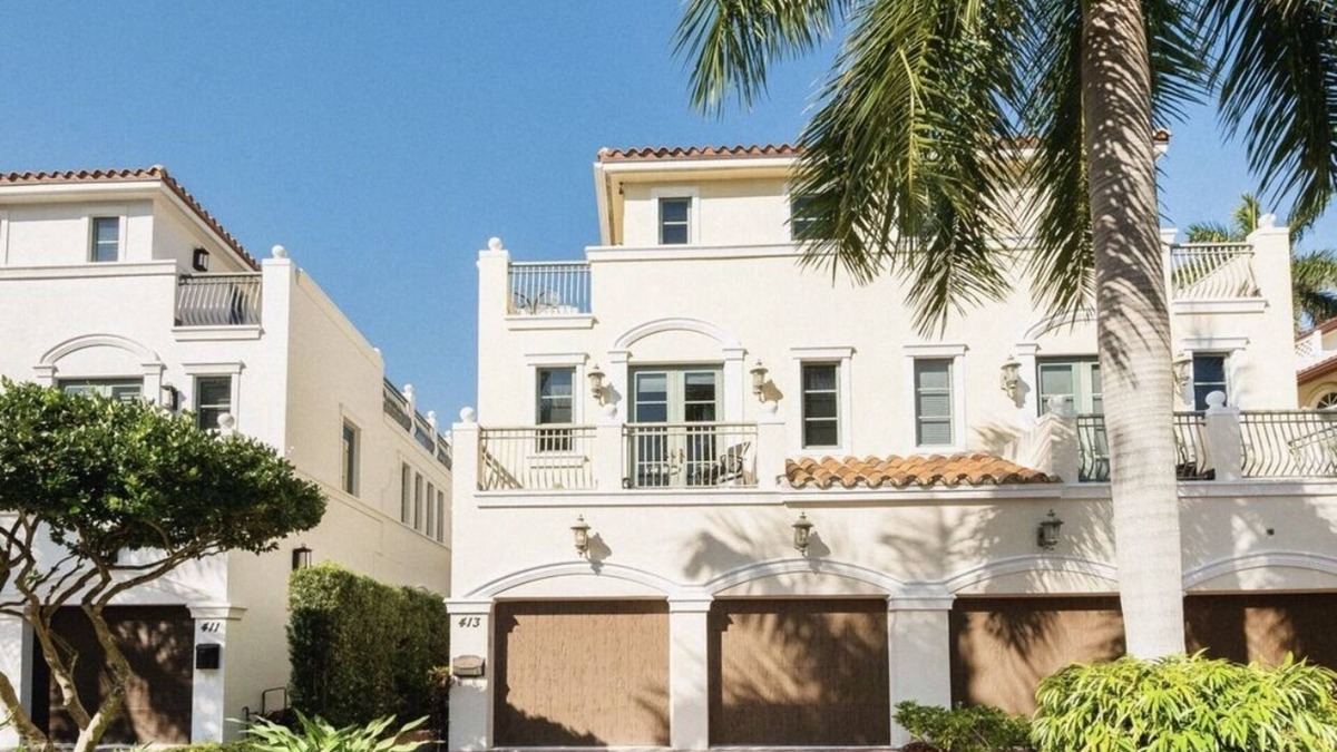 Hendricks and Venice Isles House | LUXURY WATERFRONT TOWNHOUSE