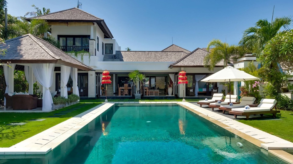 Nusa Dua Villa | Luxury Waterfront 3BR Villa, 10Mins Walk From Main Tourist Street Area!