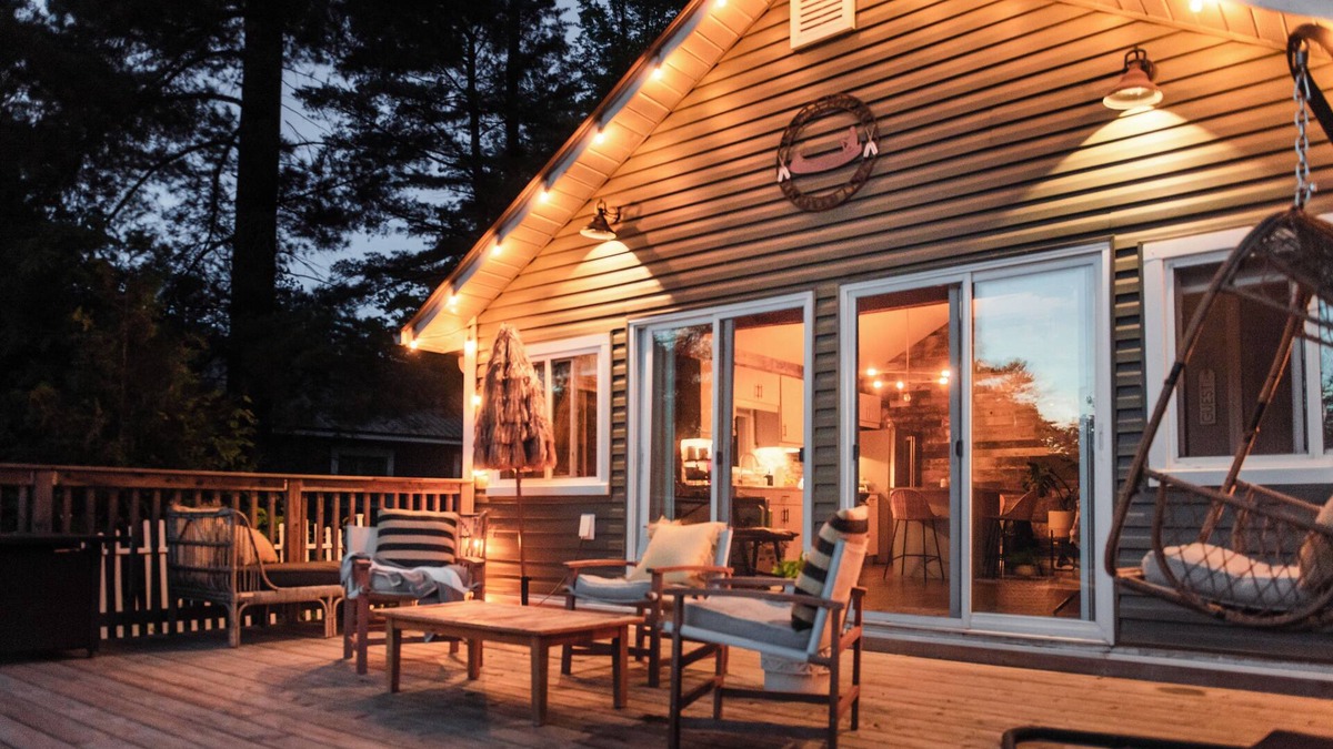 Washago Cottage | Luxury Waterfront Cottage with Hot Tub in Downtown Washago, Ontario
