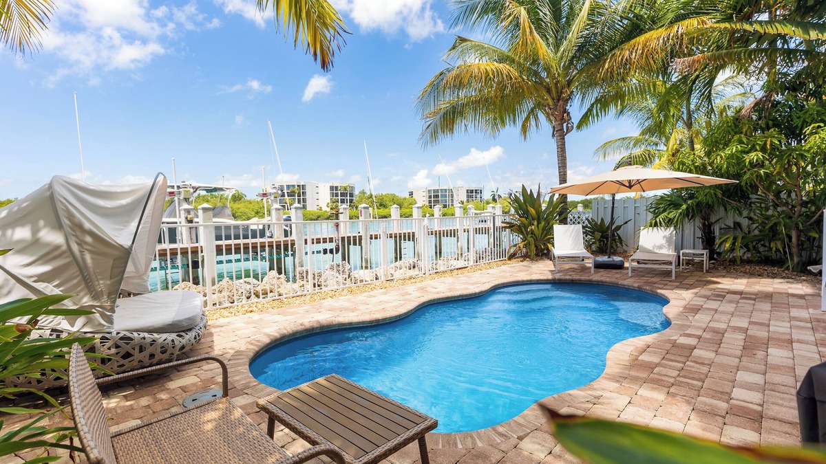 Marathon House | Luxury waterfront Home, Pool, Boat Slip, Bikes, Discounts Available thru Jan 31