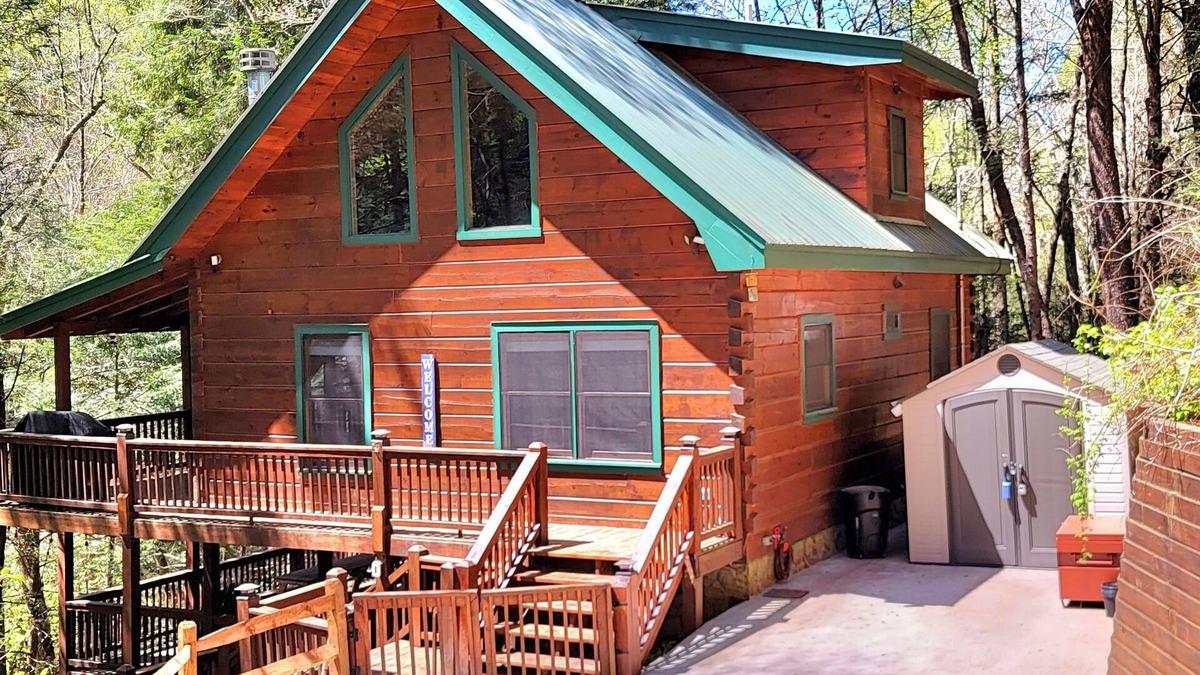 Blue Ridge Cabin | LUXURY WATWRVIEW CABIN WITH 2 FIREPLACES