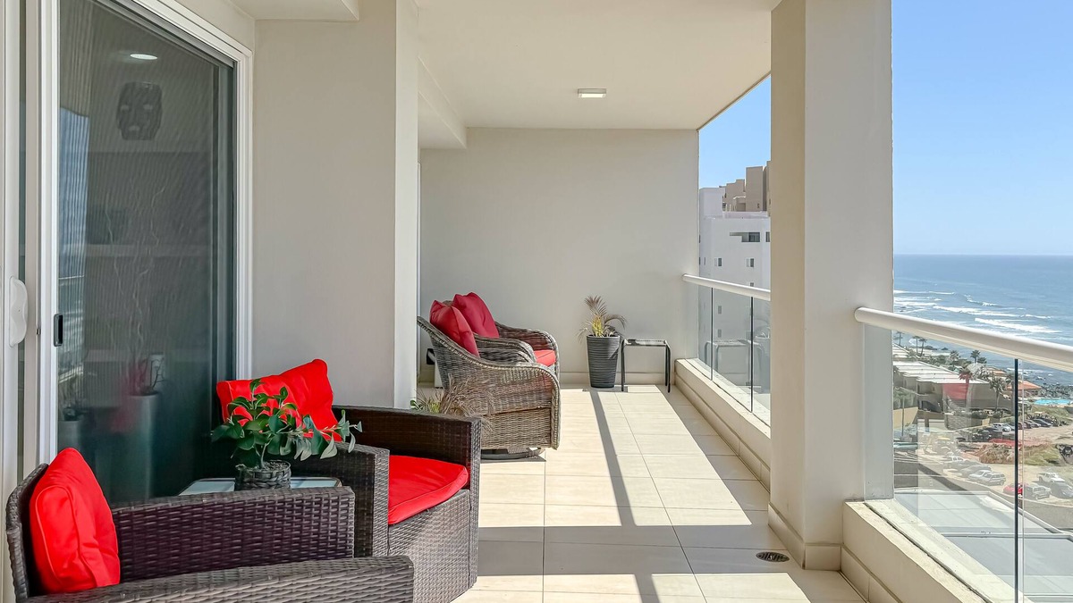 La Joya Condo | LuxuryPenthouse-Jolla Excellence-Indoorpool&Beach