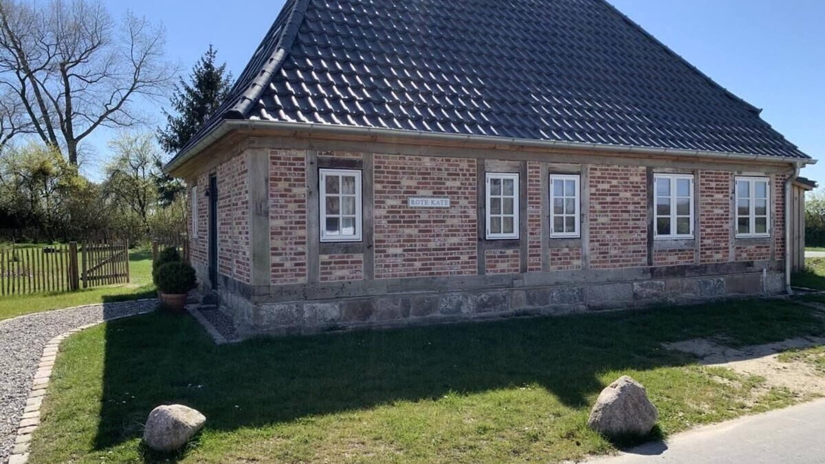 Rabenholz House | Luxus-ökohäuschen mit Eingezäuntem Garten, Gutshofsauna!