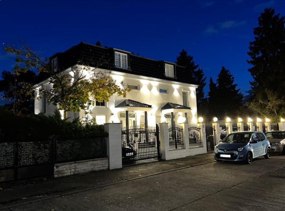 Neukoelln Apartment | Luxus-Doppelhaushälfte im ruhigen Blumenviertel