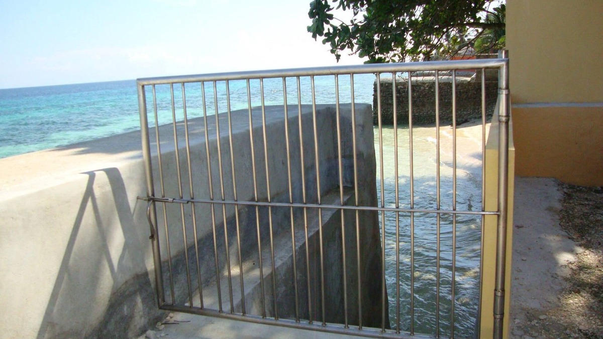 Oslob House | Luzmin BH - Beachfront Cottages