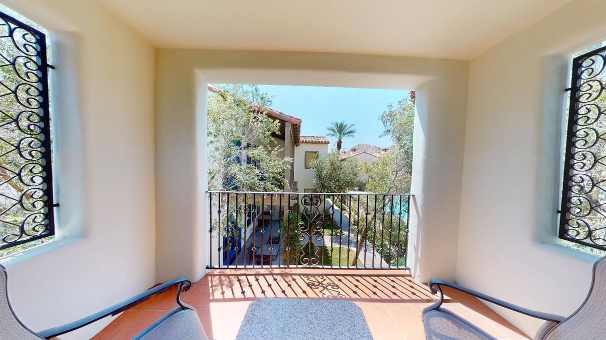La Quinta Apartment | LV029 Spacious Upstairs Studio near Pool/Hot Tub