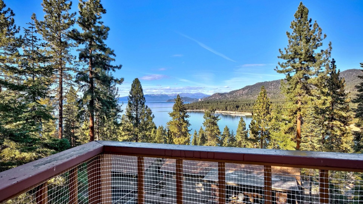 Zephyr Cove Cabin | LX007 Skyfall lakeview house with dry sauna close to Edgewood