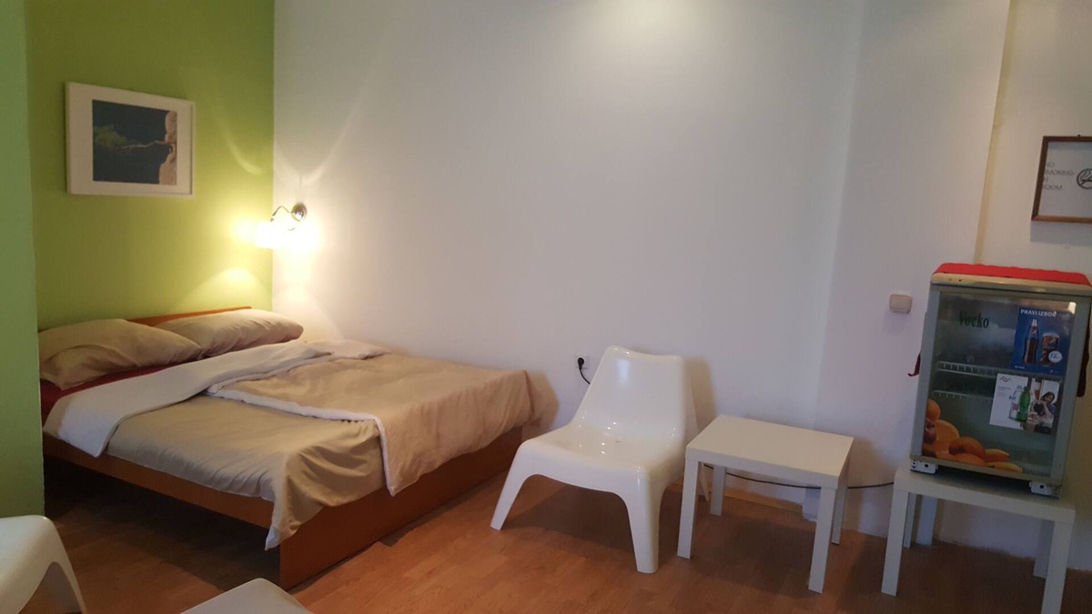 Novi Zagreb Bed & Breakfast | LYC Room Ensuite for 4 people, perfect for families and group of friends!