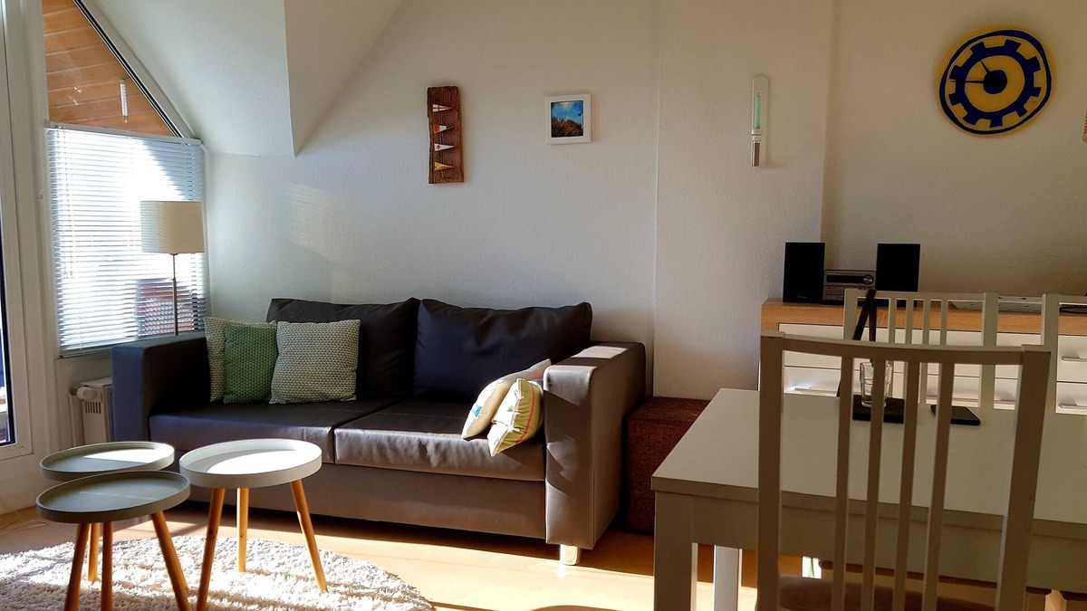 Kronsgaard Apartment | Lykkelig Ferie: bright apartment, south-facing balcony, beach 30 m, indoor pool, IR cabin, sauna