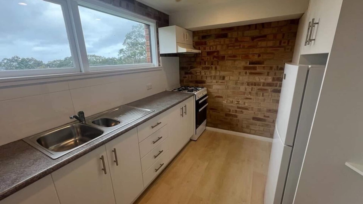 Allambie Heights House | Lyly House Beachside Retreat with views -Sleeps 6-Pet Friendly- Ultra Convenient
