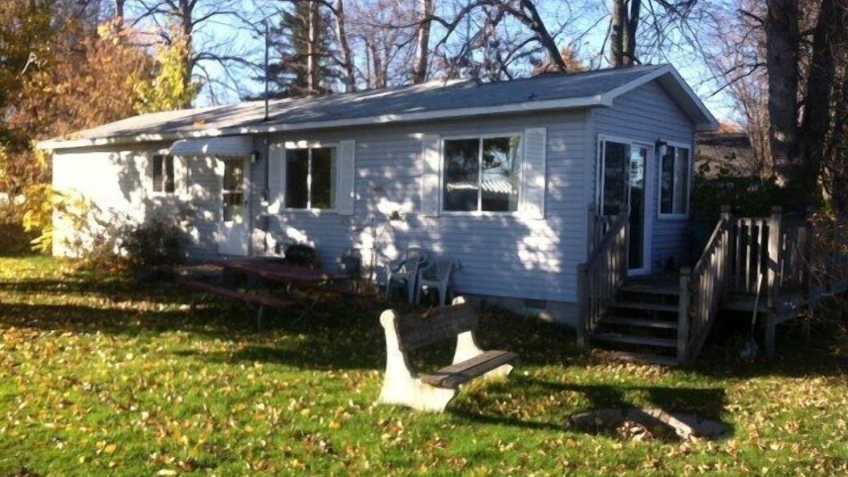 Houghton Lake Cabin | Lyman's Lagoon Hideaway