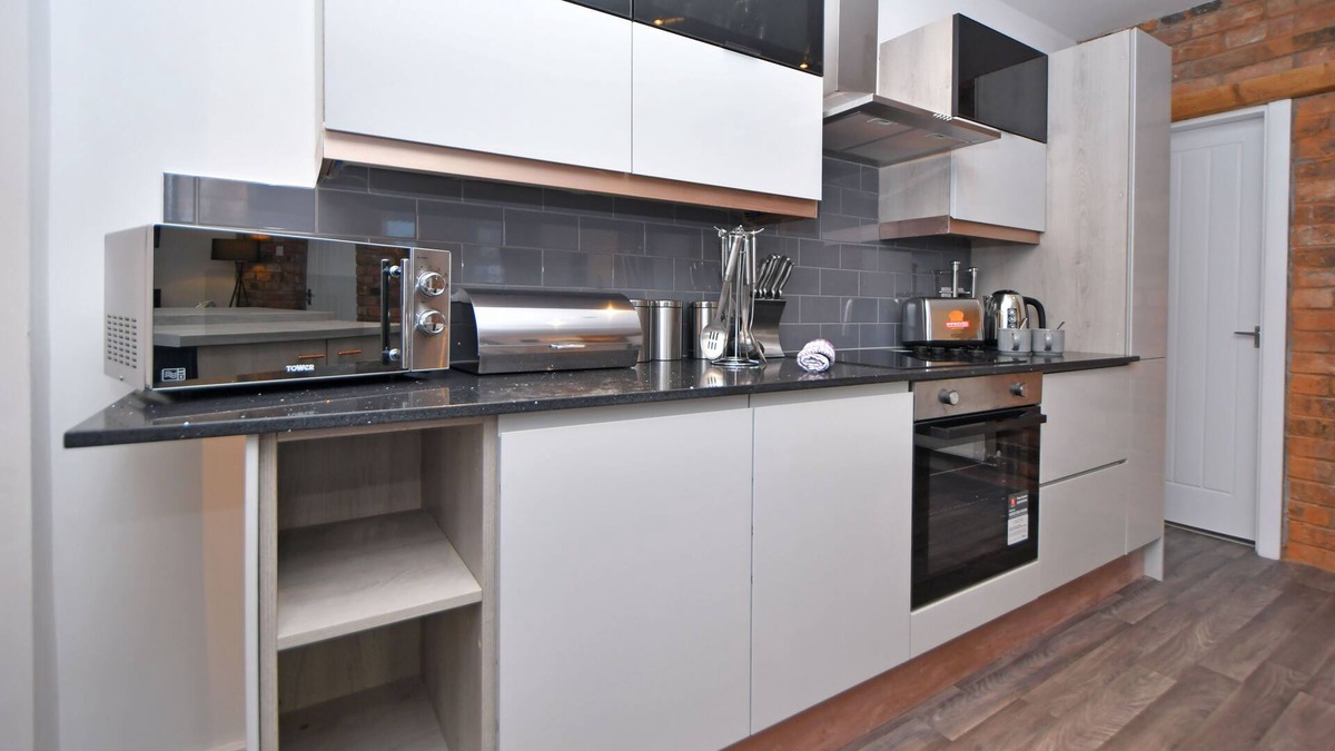 Crewe Apartment | Lyndale House - By Sigma Stays