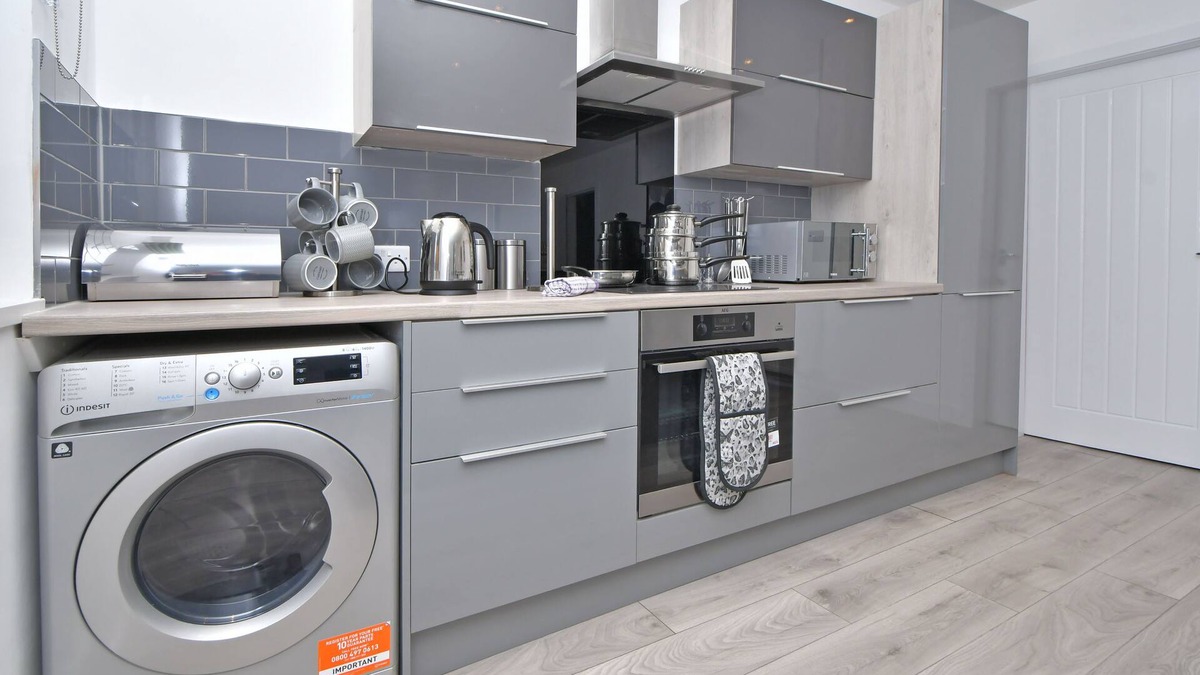 Crewe Apartment | Lyndale Lofts - By Sigma Stays