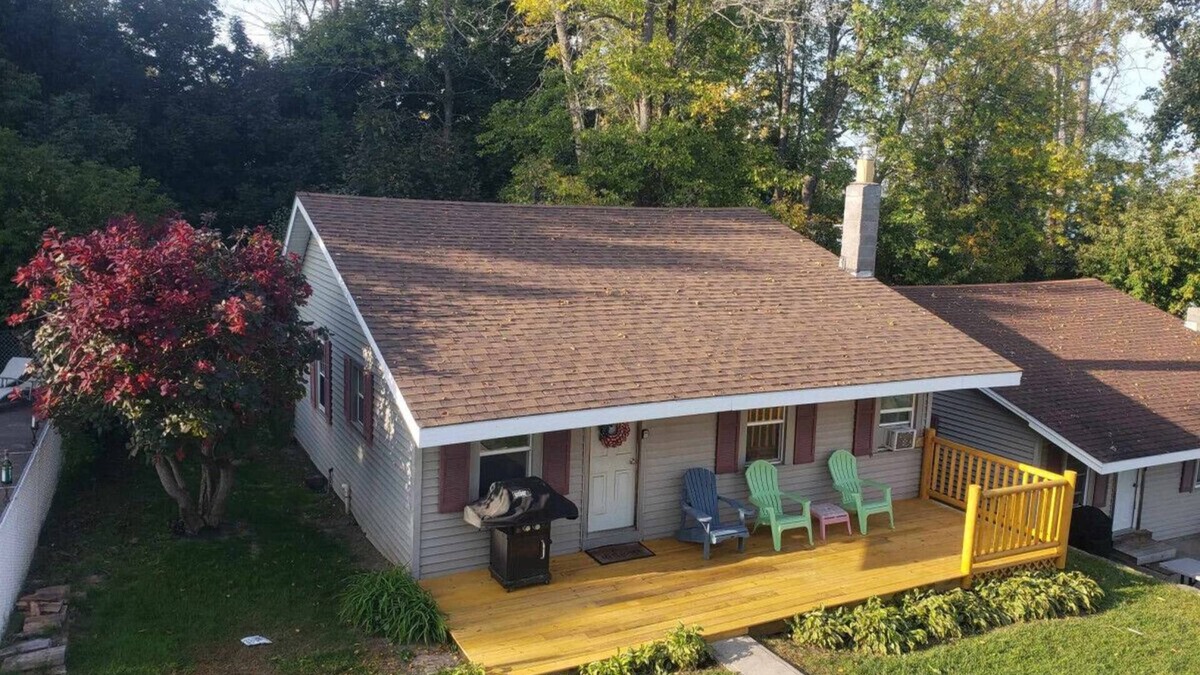 Plattsburgh Cabin | Lynn's Cottage at Heron Ledge