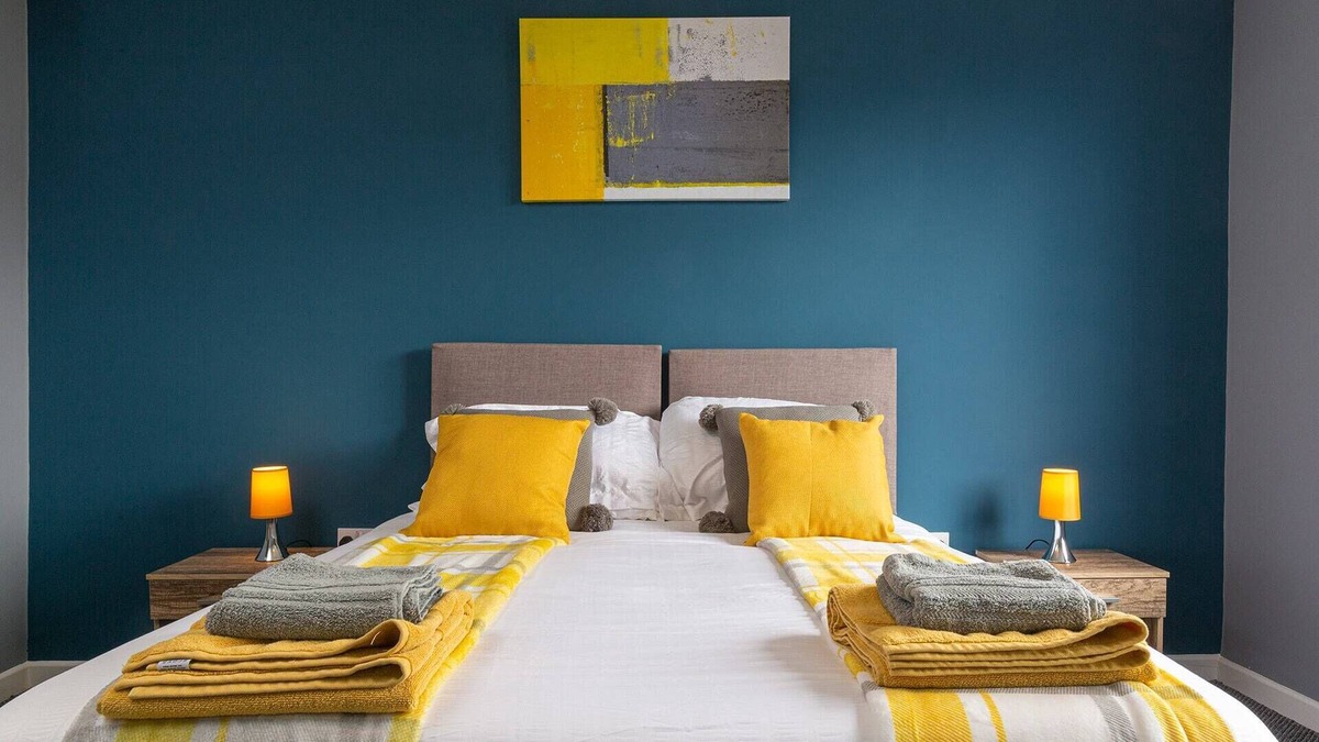 Freckleton Apartment | Lytham Place | 2 Bedrooms Wi-Fi Parking