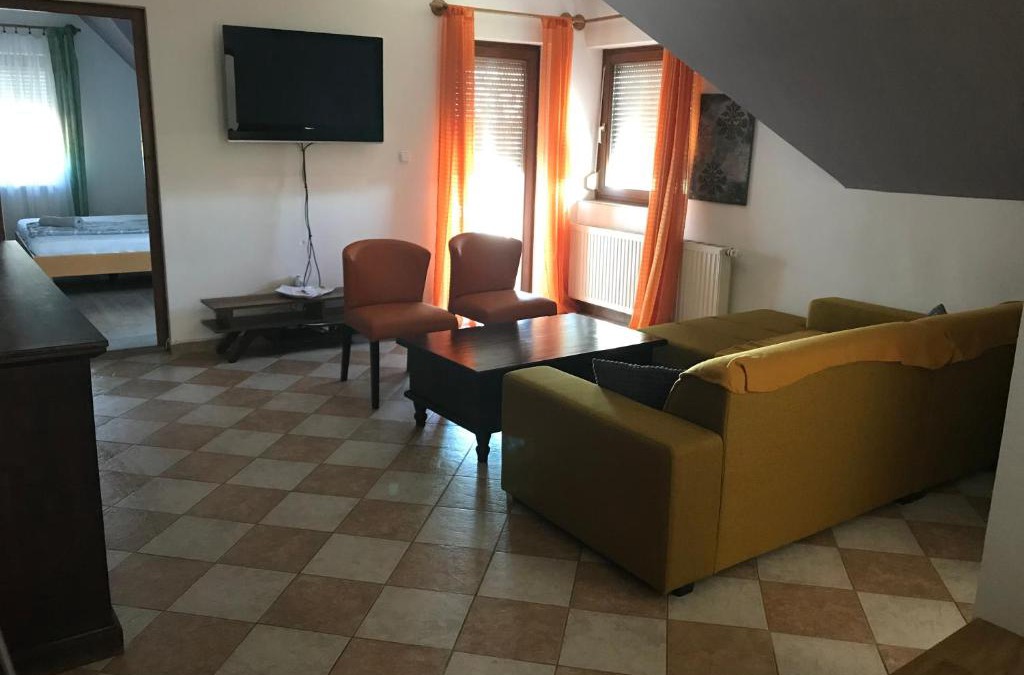 Balatonalmadi Apartment | Márta Apartman