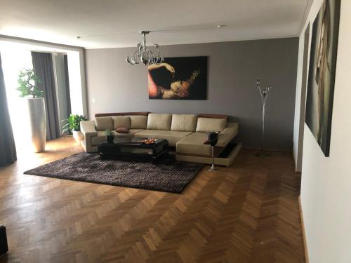 Flingern Nord Apartment | Möbelierte 3-Zimmer-Wohnung mit luxuriöser Innenausstattung in Zentrum