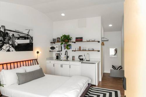 Chandler Apartment | Mākālea Studio suite liʻiliʻi