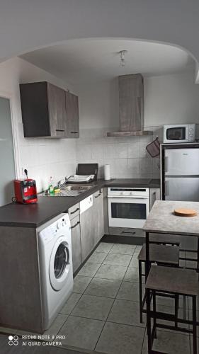 Ambilly Apartment | M & L