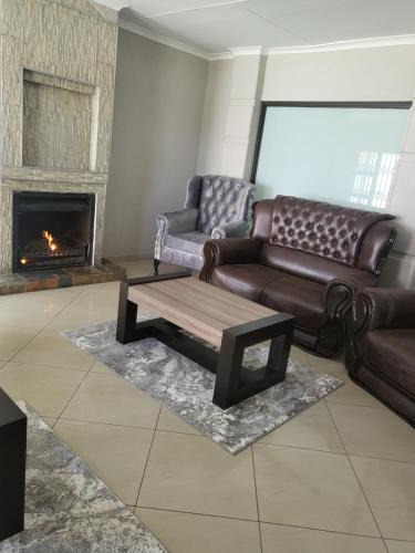 Ermelo House | M & N Guest House