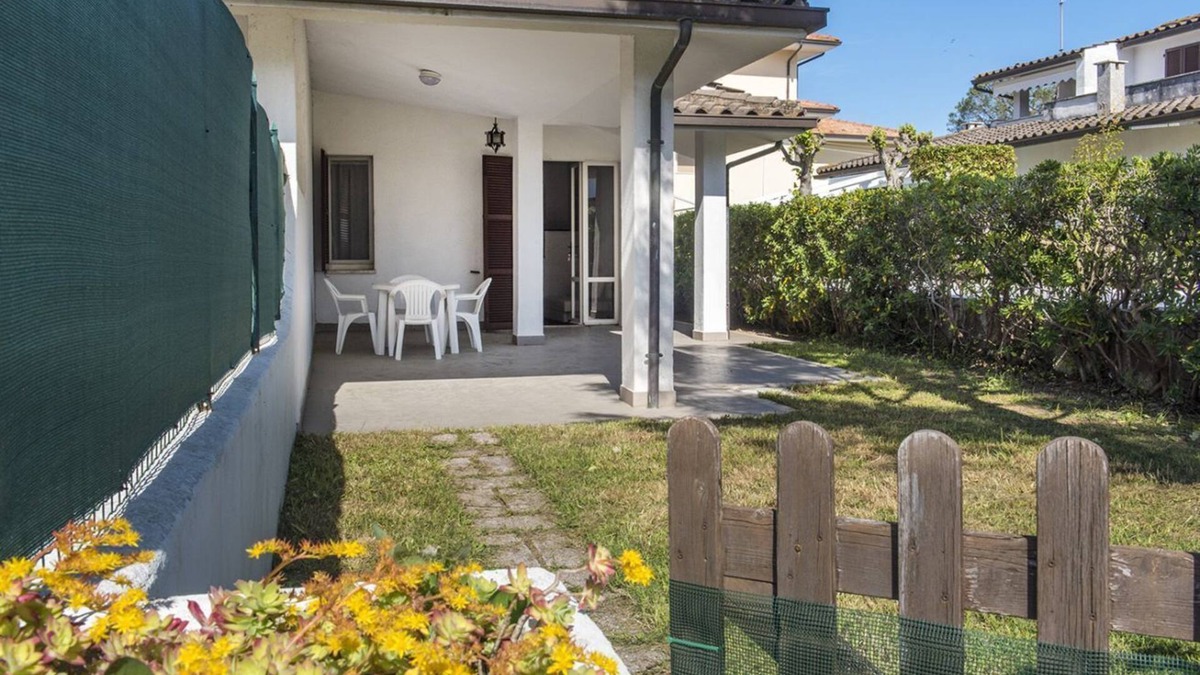 Marcelli Apartment | M051 - Marcelli, villa with garden 200 meters from the sea