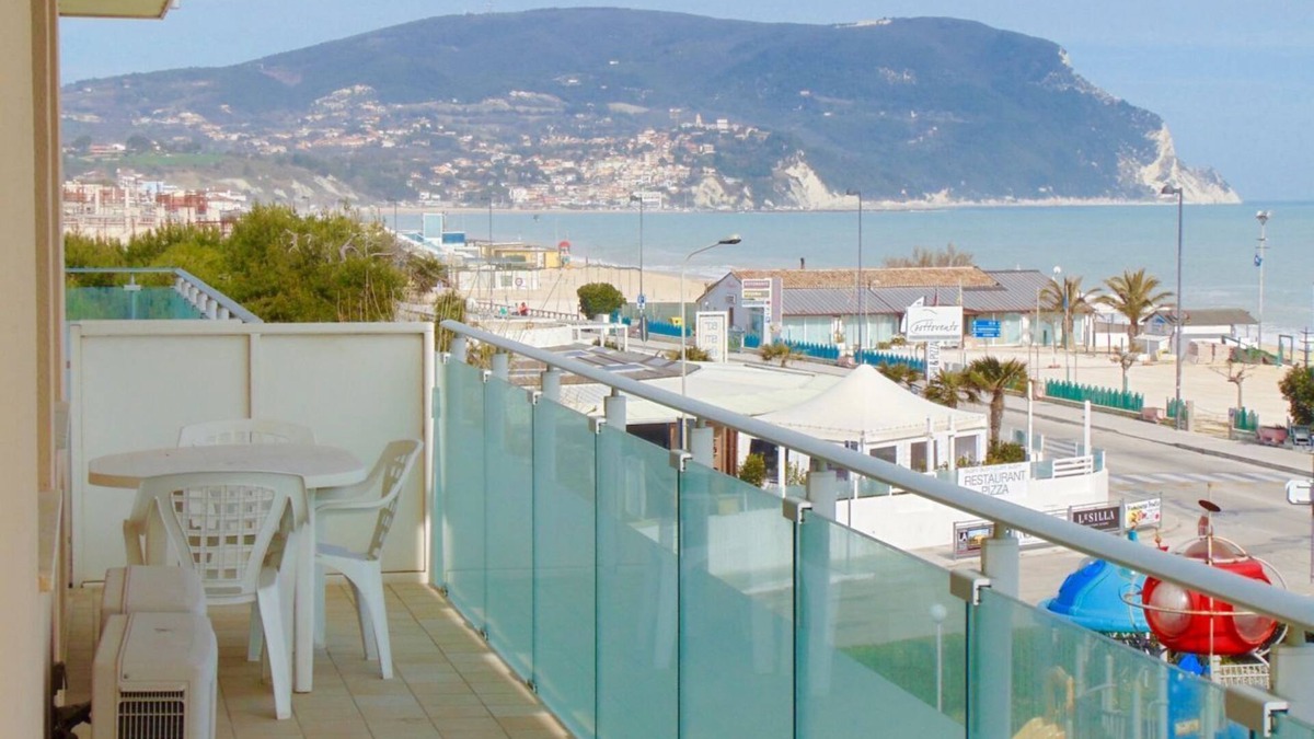 Marcelli Apartment | M062 - Marcelli, seafront penthouse