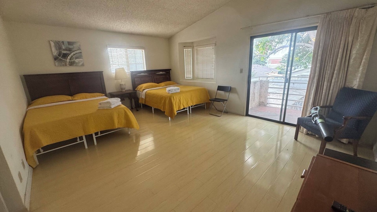 Alhambra Villa | M3-Spacious 4-bedroom villa in awesome Alhambra with WiFi, AC
