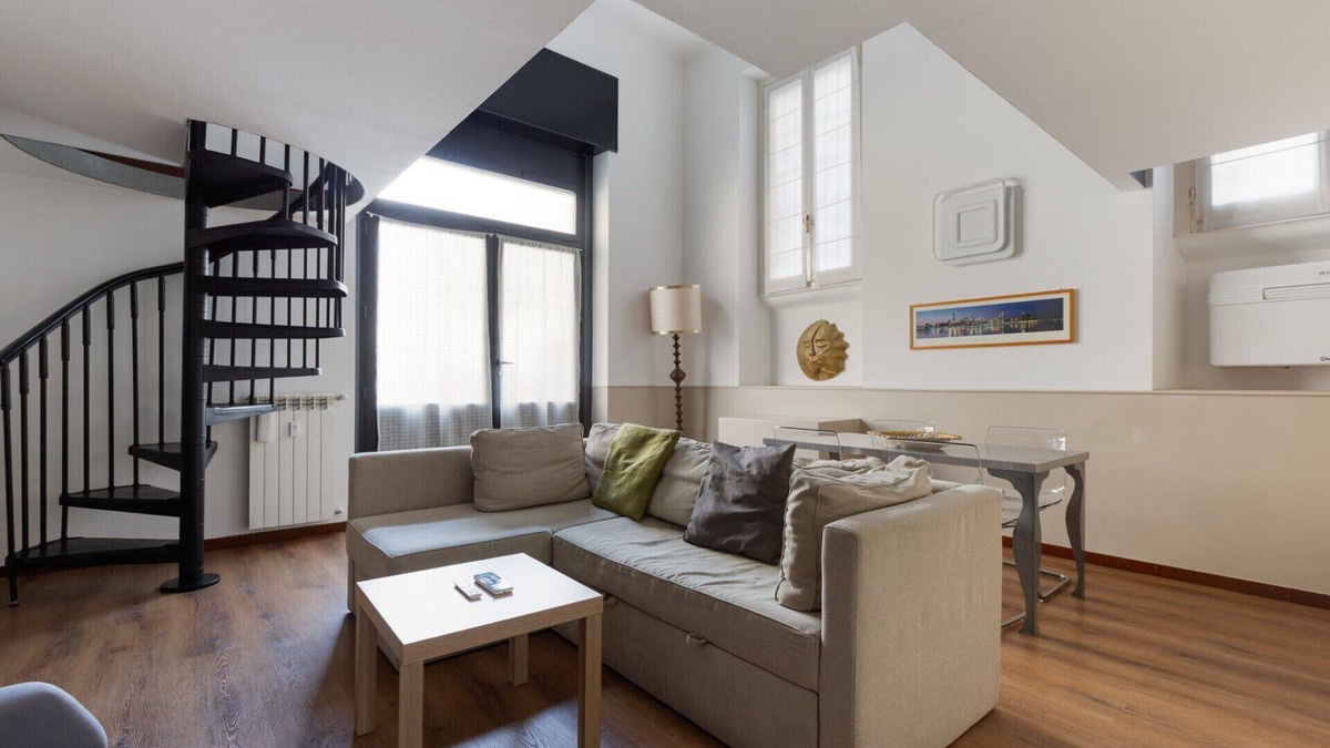 Zona Zara House | M5 Istria & Marche Roomy Lofted Studio Apt x2