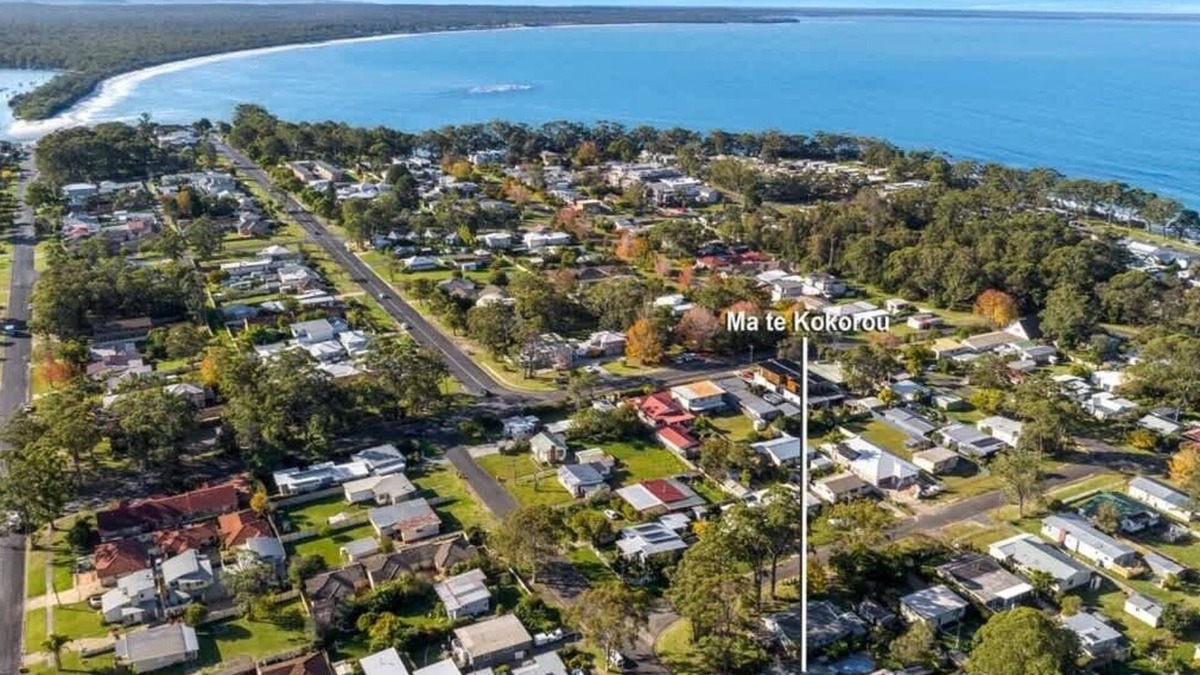 Huskisson House | Ma Te Kokorou - pet-friendly Huskisson pool escape