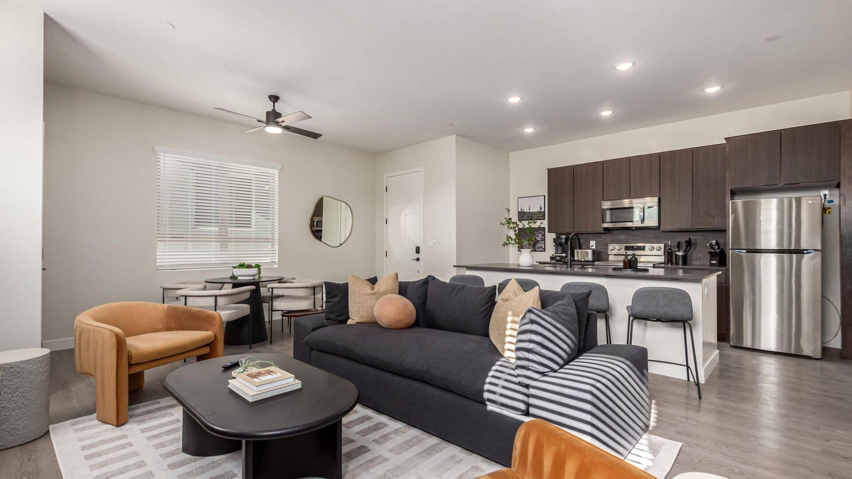 North Scottsdale Condo | Macallister Luxe 1006 | Desert Views & Heated Pool