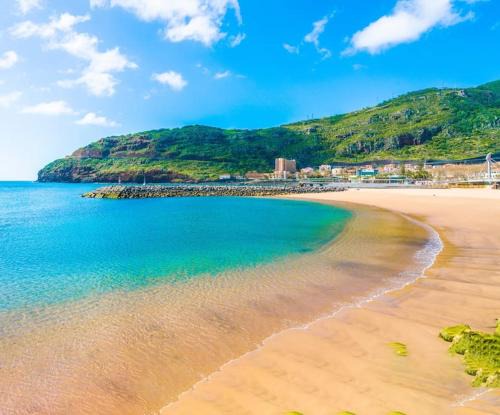 Machico Villa | Machico flat center near beach w parking