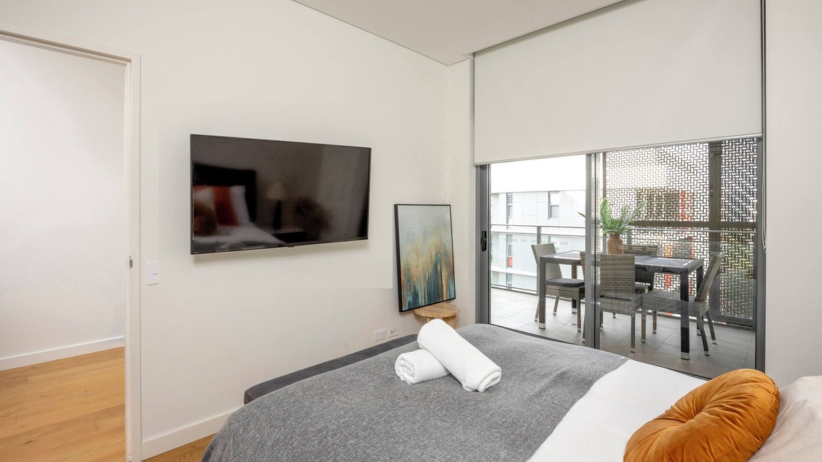 Macquarie Park Apartment | Macquarie Park vibrant 2-bedroom apartment